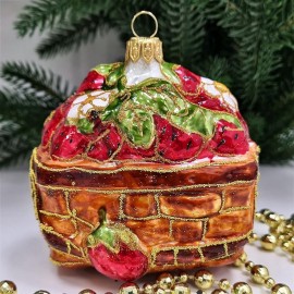  Корзина с клубникой